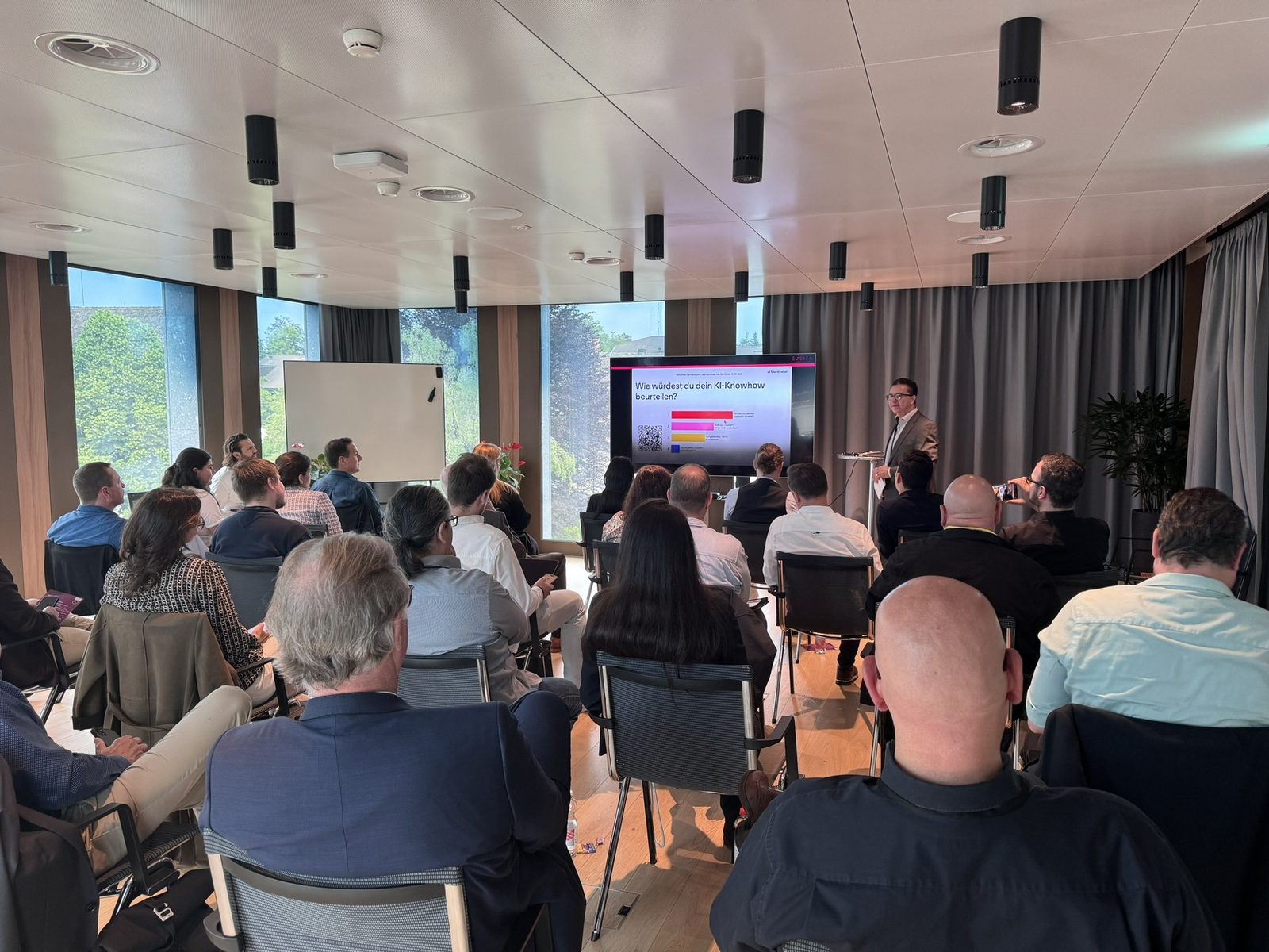 Referat an einem Digitalisierungs-Event mit Live-Umfrage zum KI-Know-how des Publikums